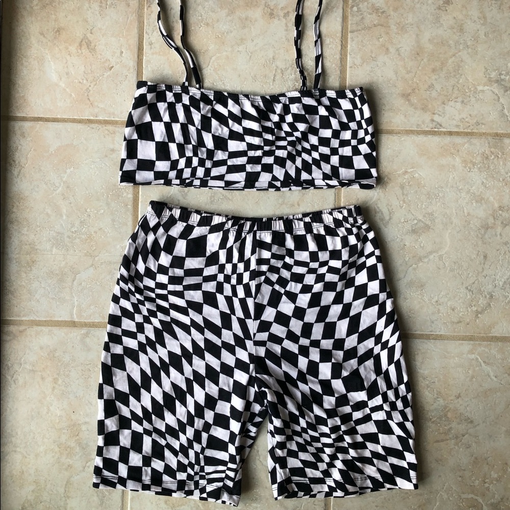 Square flag black and white matching set